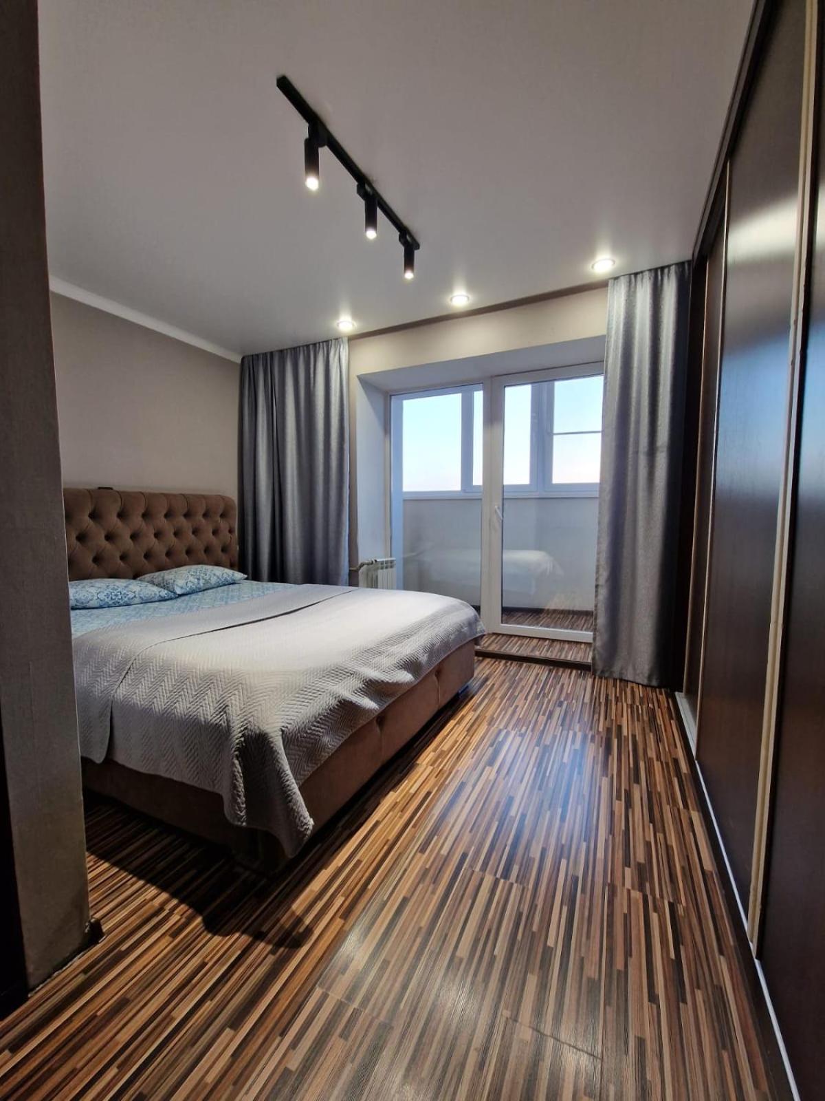 Apartment On Republic Square Ustʼ-Kamenogorsk Extérieur photo
