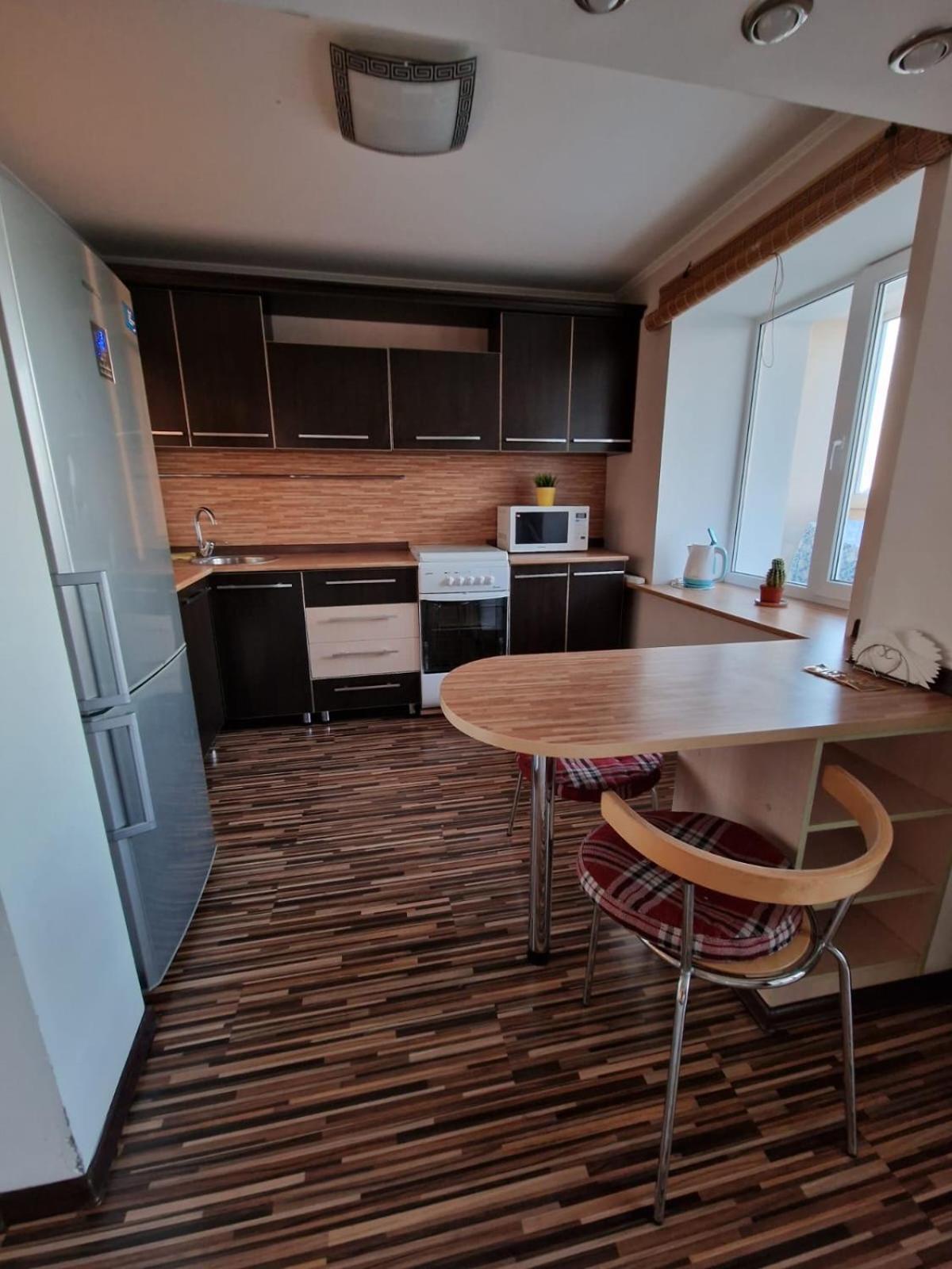 Apartment On Republic Square Ustʼ-Kamenogorsk Extérieur photo